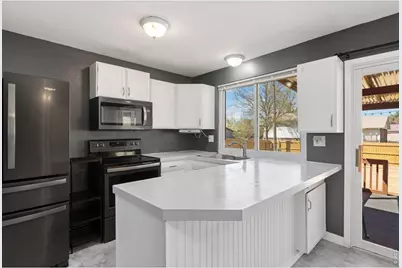 3411 N Douglas Ave, Loveland, CO 80538 - Photo 11