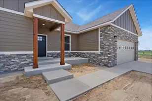 32 Lakeview Cir, Fort Morgan, CO 80701 - Photo 1