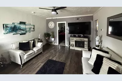 1006 Meeker St, Fort Morgan, CO 80701 - Photo 3