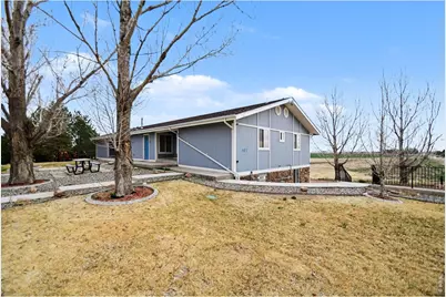407 E Corona Ave, Wiggins, CO 80654 - Photo 3