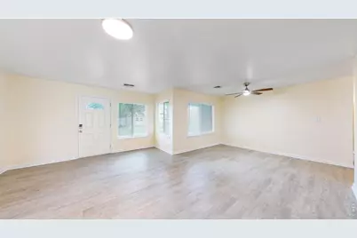 407 E Corona Ave, Wiggins, CO 80654 - Photo 11