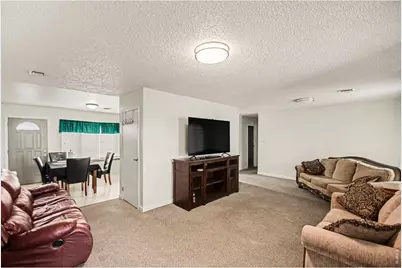 407 E Corona Ave, Wiggins, CO 80654 - Photo 5