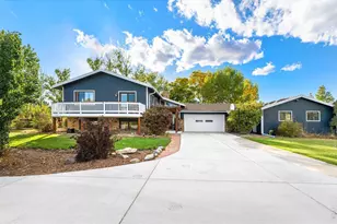 2021 Riverglen Dr, Berthoud, CO 80513 - Photo 3