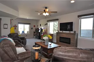 389 Bronco Ct, Berthoud, CO 80513 - Photo 35