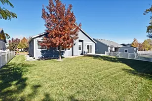1047 Canal Dr, Windsor, CO 80550 - Photo 7