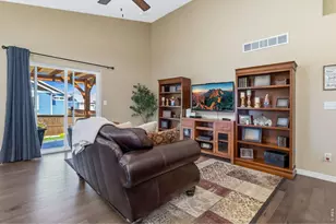 5481 Segundo Dr, Loveland, CO 80538 - Photo 7