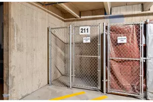 100 Park Ave W, Denver, CO 80205 - Photo 21