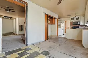 335 E 11th St, Loveland, CO 80537 - Photo 29