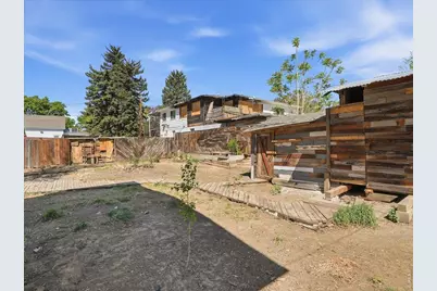 335 E 11th St, Loveland, CO 80537 - Photo 37