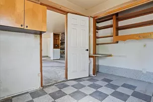 335 E 11th St, Loveland, CO 80537 - Photo 27