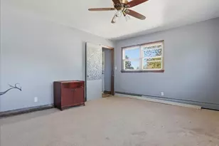 335 E 11th St, Loveland, CO 80537 - Photo 23
