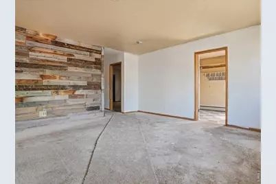 335 E 11th St, Loveland, CO 80537 - Photo 19