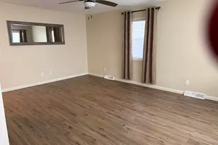 323 Douglas St, Wray, CO 80758 - Photo 5