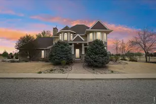 9743 Yellowstone Rd, Longmont, CO 80504 - Photo 5