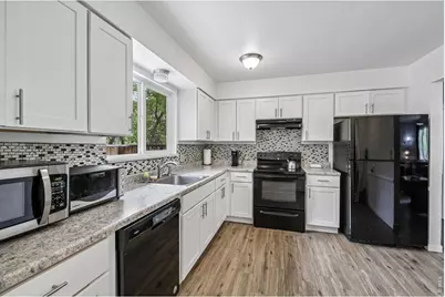 1720 Springfield Dr, Fort Collins, CO 80521 - Photo 3