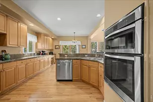 1044 Willow Creek Cir, Longmont, CO 80503 - Photo 9