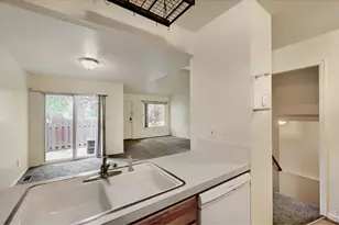 2112 Meadow Ct, Longmont, CO 80501 - Photo 9