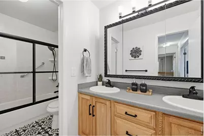 2598 S Vaughn Way ##B, Aurora, CO 80014 - Photo 11