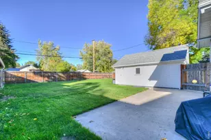 315 W 8th St, Loveland, CO 80537 - Photo 29