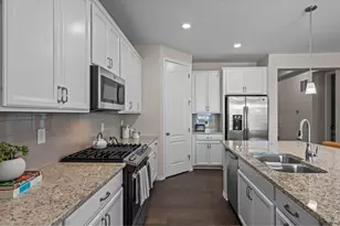 2381 Provenance St, Longmont, CO 80504 - Photo 7