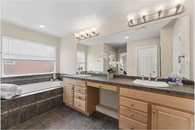 2205 Creekside Dr, Longmont, CO 80504 - Photo 27
