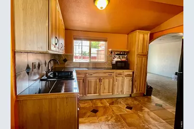 402 16th Ave Ct, Greeley, CO 80631 - Photo 5