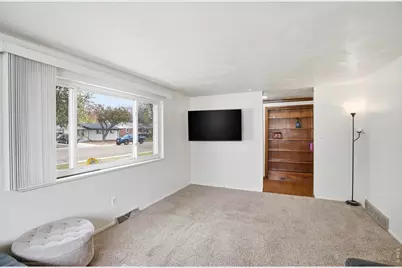1119 Bross St, Longmont, CO 80501 - Photo 3