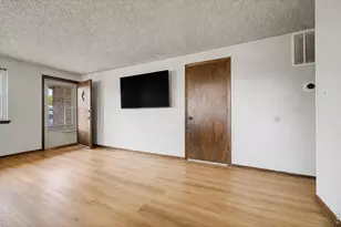 938 Kelly Pl, Longmont, CO 80501 - Photo 3