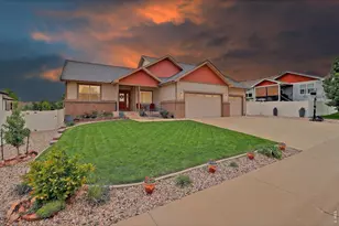 6123 W 8th St, Greeley, CO 80634 - Photo 3