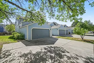 949 Reynolds Farm Ln, Longmont, CO 80503 - Photo 3