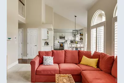 9437 Cherryvale Ln, Highlands Ranch, CO 80126 - Photo 11
