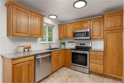 724 Hubbard Dr, Longmont, CO 80504 - Photo 11