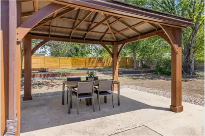 724 Hubbard Dr, Longmont, CO 80504 - Photo 23