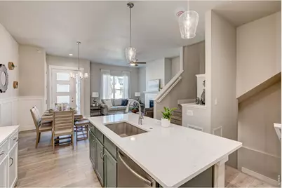 158 High Point Dr, Longmont, CO 80504 - Photo 5