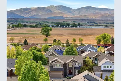 1633 Hallet Peak Dr, Longmont, CO 80503 - Photo 3