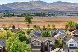1633 Hallet Peak Dr, Longmont, CO 80503 - Photo 3