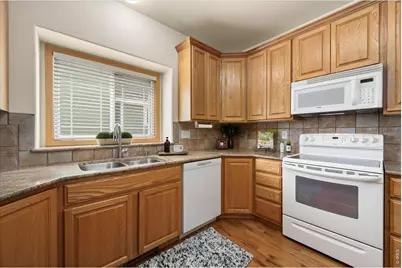 3938 Woodview Ct, Fort Collins, CO 80526 - Photo 9