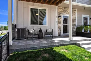 2718 Bear Spgs Cir, Longmont, CO 80503 - Photo 3