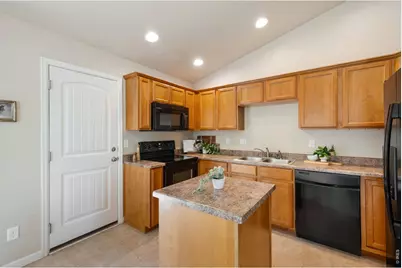 2255 Sopris Cir, Loveland, CO 80537 - Photo 7