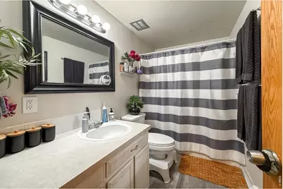 2051 Collyer St, Longmont, CO 80501 - Photo 15