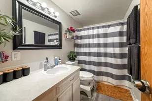 2051 Collyer St, Longmont, CO 80501 - Photo 15