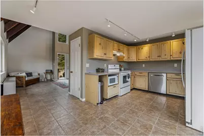 1637 Black Squirrel Dr, Estes Park, CO 80517 - Photo 5