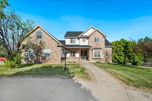 52 Lakeview Cir, Fort Morgan, CO 80701 - Photo 1