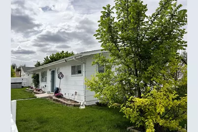 402 Washington St, Sterling, CO 80751 - Photo 5