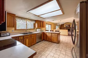 2288 Spinnaker Cir, Longmont, CO 80503 - Photo 11
