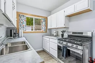 727 E 8th St, Loveland, CO 80537 - Photo 7