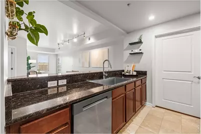 975 N Lincoln St #11H, Denver, CO 80203 - Photo 5
