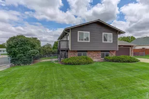 2102 S Custer Ave, Loveland, CO 80537 - Photo 3