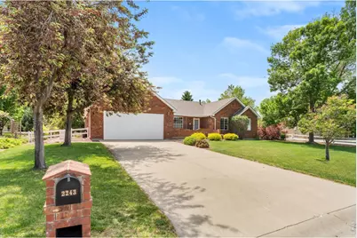 2243 Breckenridge Dr, Berthoud, CO 80513 - Photo 3