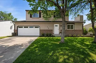 2412 Tulip St, Longmont, CO 80501 - Photo 3